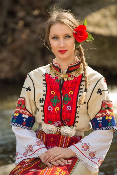 Folk clothing. Things To Know About Folk clothing. 